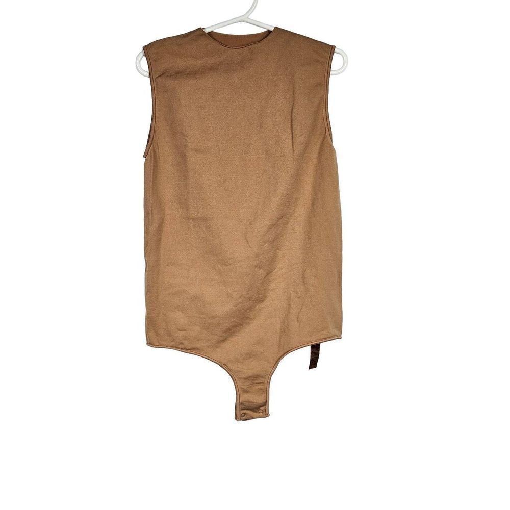 Skims Essential bodysuit Nwot
